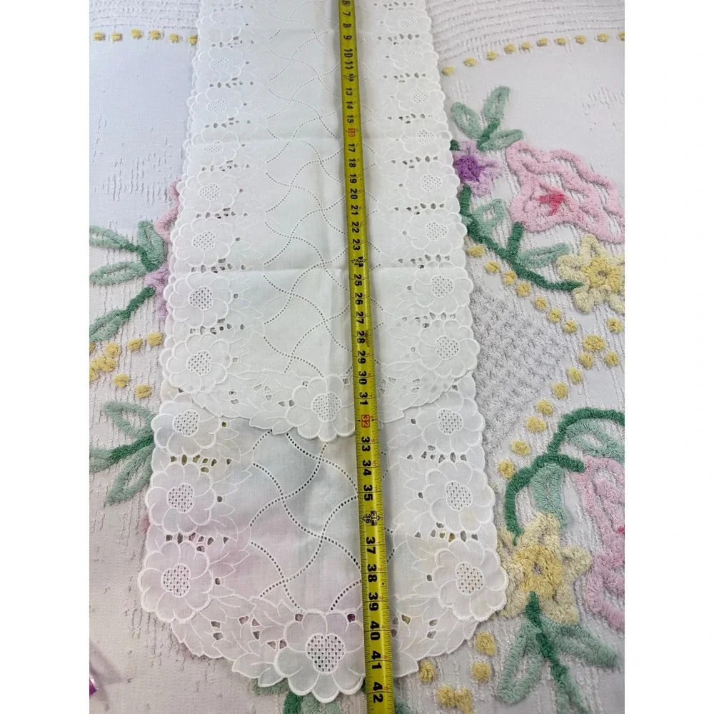 Vintage White Eyelet Lace Table Runner Floral Scalloped Edge Cutwork 41x11
